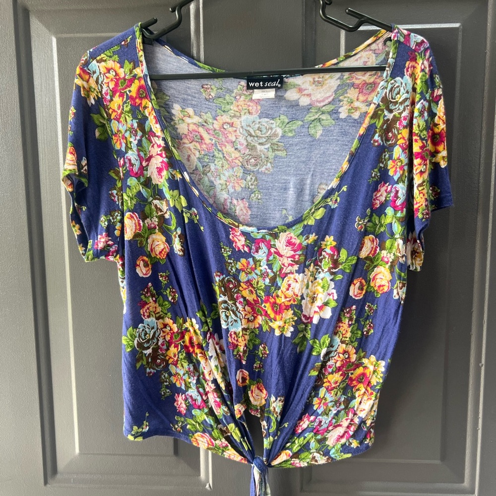 Wet Seal Women's Blue Floral Top